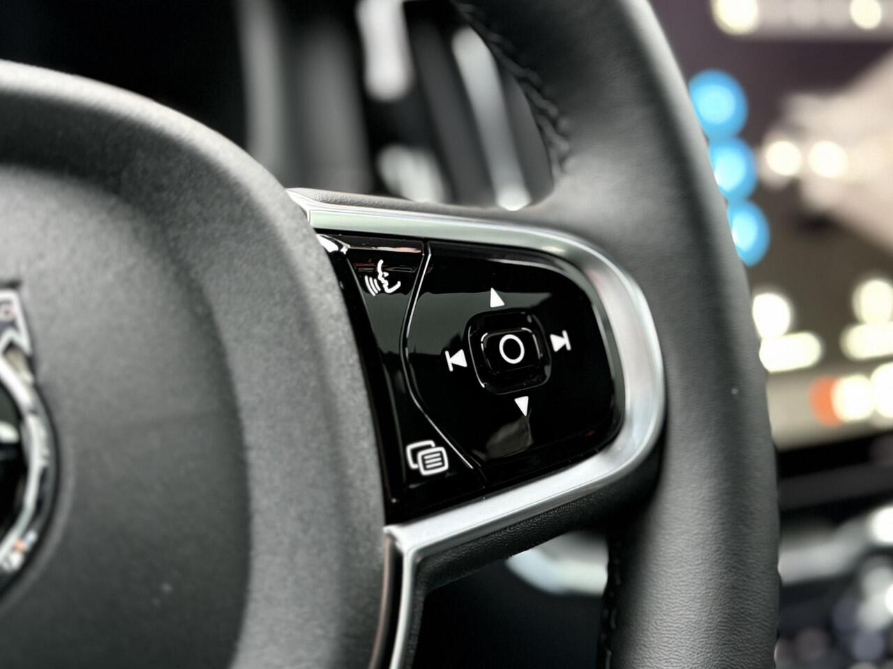 Volvo XC60 2.0 T6 Ultra Black Edition Nieuw Model l Pano l Light Pakket l Stoelverwarming l Adaptieve Cruise l Harman Kardon l HUD