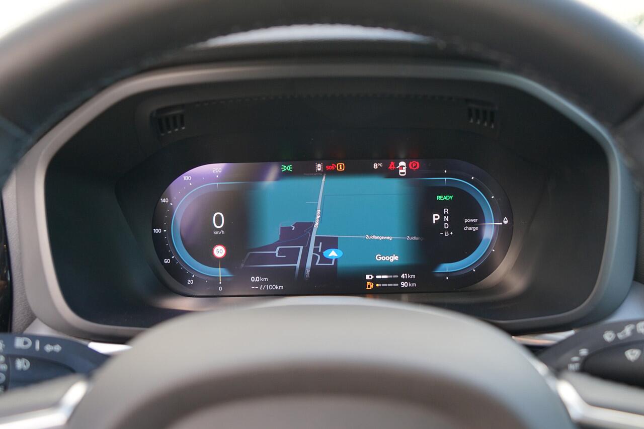 Volvo XC60 2.0 T6 Plug-in hybrid AWD Core Bright Pano, Carplay