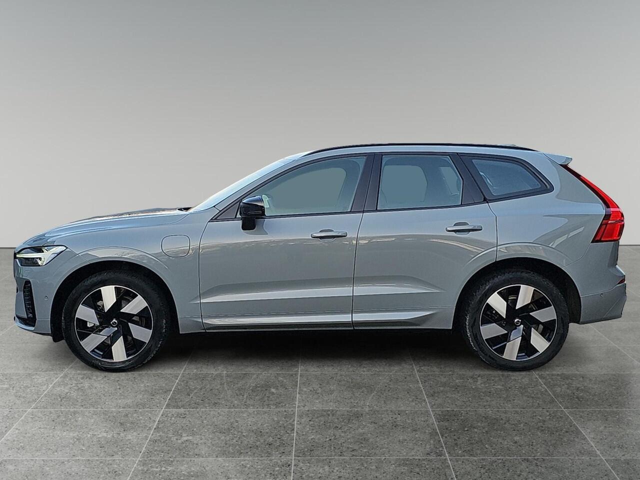 Volvo XC60 2.0 T6 Plug-in hybrid AWD Ultimate Dark | Head-up Display | Stoelverwarming | 360 graden camera | Harman/Kardon Audio |