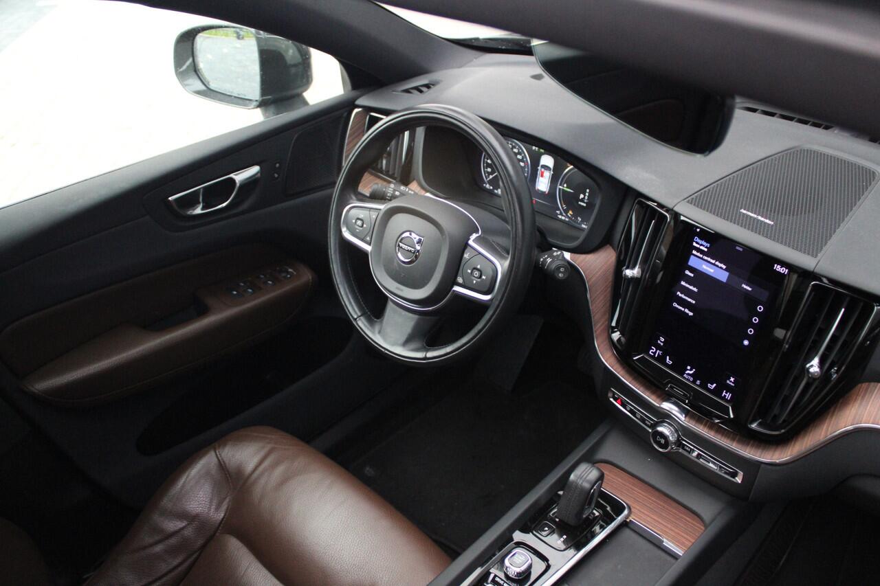 Volvo XC60 2.0 Recharge T6 AWD Inscription - Pano - Harman/Kardon - Trekhaak - BLIS - Pilot Assist - Stoel/Stuurverwarming - Rijklaar