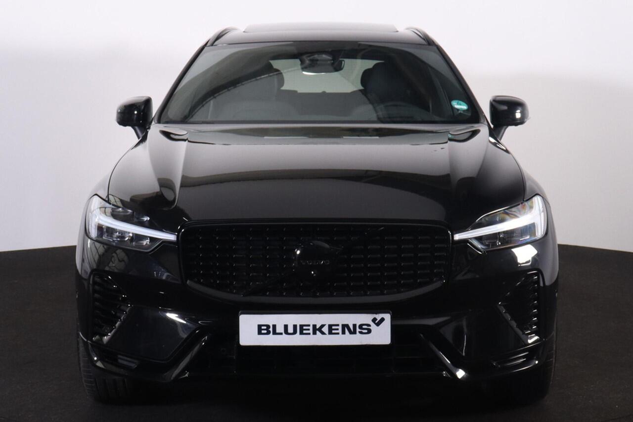 Volvo XC60 T6 Recharge AWD Ultra Black Edition - Panorama/schuifdak - IntelliSafe Assist & Surround - 360º Camera - Harman/Kardon audio - Adaptieve LED koplampen - Verwarmde voorstoelen, stuur & achterbank - Parkeersensoren voor & achter - Elektr. bedienb. voorstoel