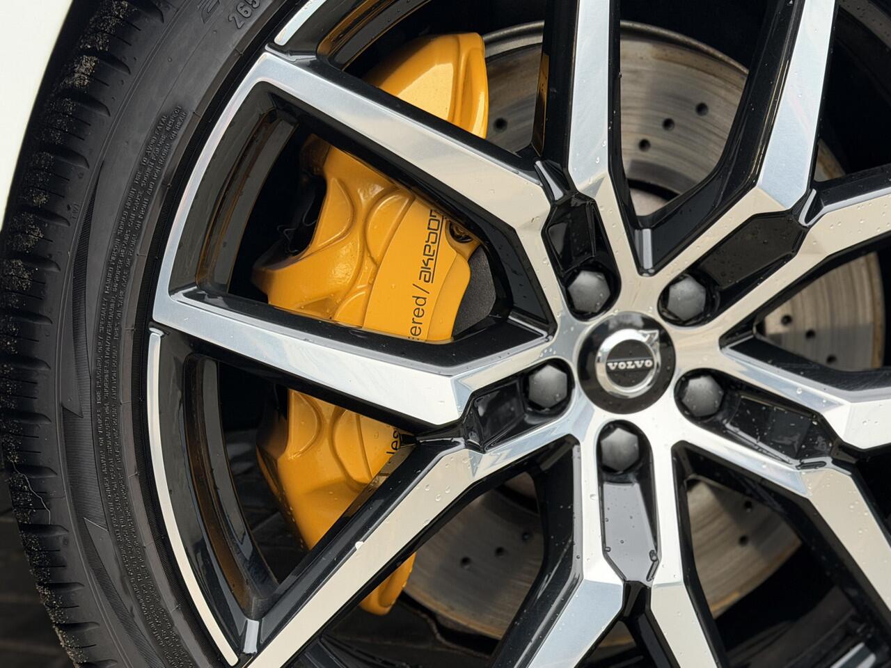 Volvo XC60 2.0 T8 Plug-in-hybrid AWD Polestar Engineered Bowers & Wilkins | 22 inch wielen | Graphical Head Up Display