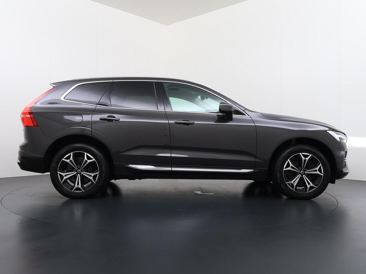 Volvo XC60 2.0 T6 Plug-in hybrid AWD Inscription Expression VAN: 41.900,- VOOR: 37770,- UW EINDEJAARSVOORDEEL: 4,130,- Mega Vol! 360° Camera | Harman Kardon | Leder | Stoel+Stuurverwarming | Panoramadak | Trekhaak | 12 mnd Bovag Garantie
