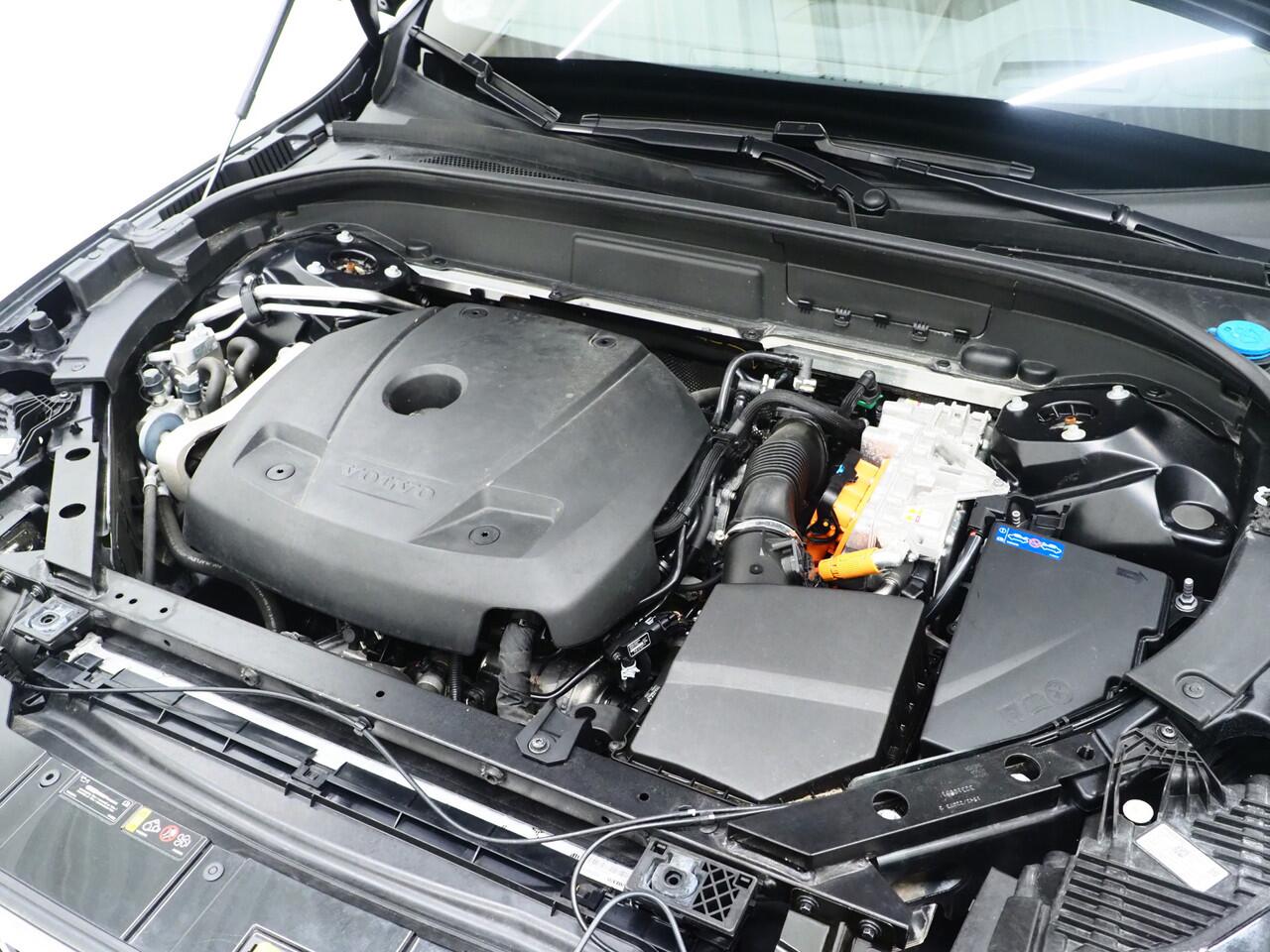 Volvo XC60 2.0 T6 Recharge AWD Ultimate Long Range | Panoramadak | Pilot Assist | Harman/Kardon | 360 | Head Up