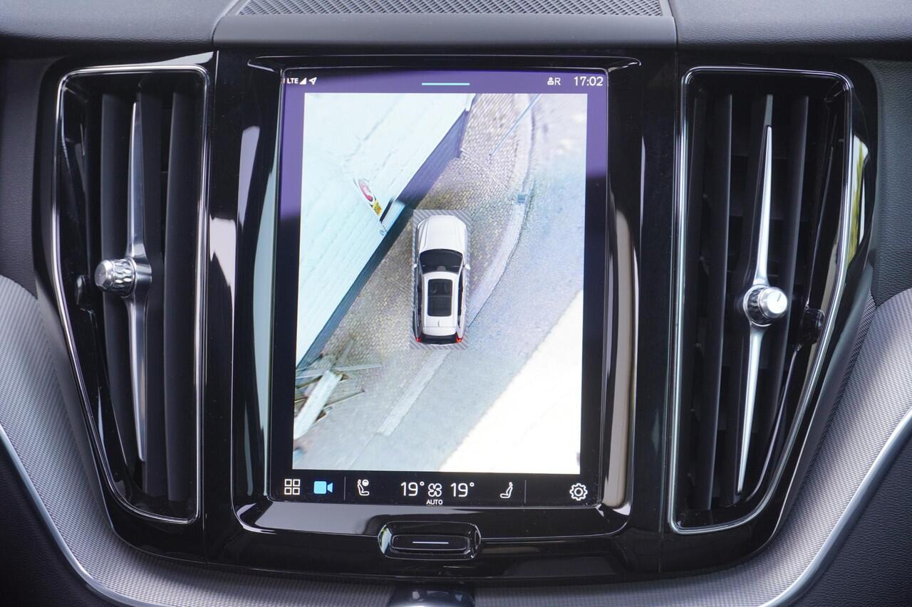 Volvo XC60 2.0 T8 Plug-in hybrid AWD Plus Black Edition 21''-360-Pano