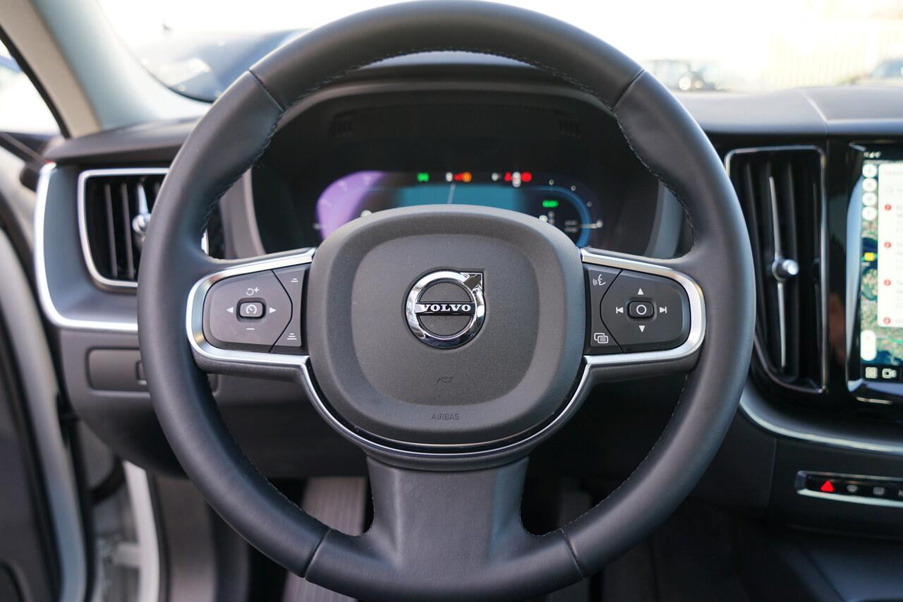 Volvo XC60 2.0 T6 Plug-in hybrid AWD Core Bright Pano, Carplay