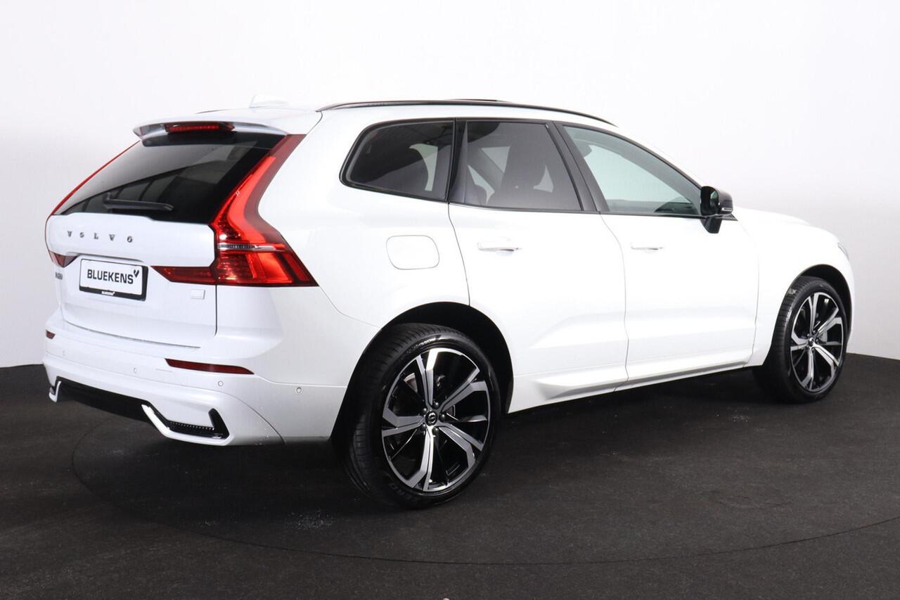 Volvo XC60 T8 Recharge AWD Ultimate Dark - Panorama/schuifdak - IntelliSafe Assist & Surround - 360º Camera - Verwarmde voorstoelen, stuur & achterbank - Parkeersensoren voor & achter - Elektr. bedienb. voorstoelen met geheugen - Draadloze tel. lader - Head up displ