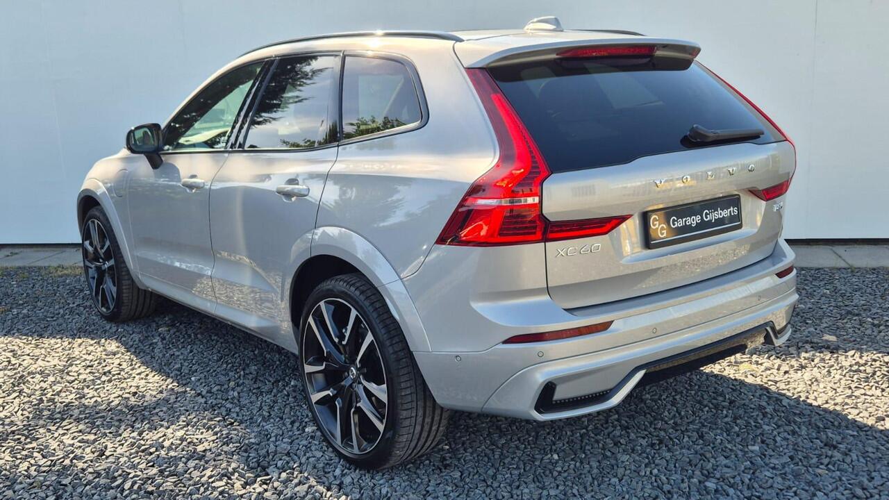 Volvo XC60 2.0 T8 PHEV AWD Ultra Dark Luchtvering - Bowers Wilkins Sound - 22 Licht metalen Wielen - Gelamineerde zijruiten - Massage functie voorstoelen - Alarm - Climate - RC20 Lederen interieur