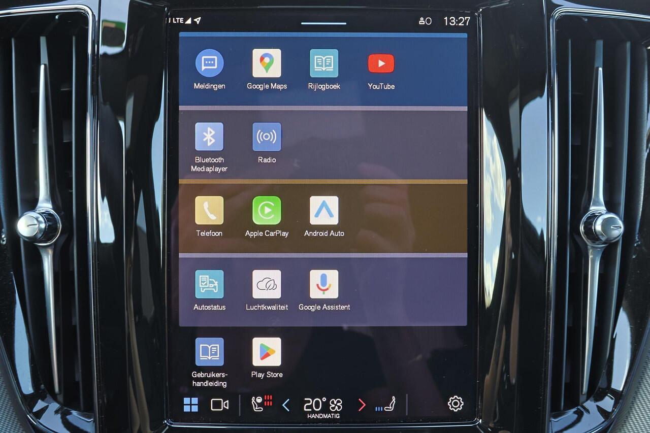 Volvo XC60 T8 Recharge AWD Plus Black Edition - Luchtvering - Panorama/schuifdak - IntelliSafe Assist & Surround - 360º Camera - Adaptieve LED koplampen - Verwarmde voorstoelen, stuur & achterbank - Parkeersensoren voor & achter - Elektr. bedienb. voorstoelen met ge