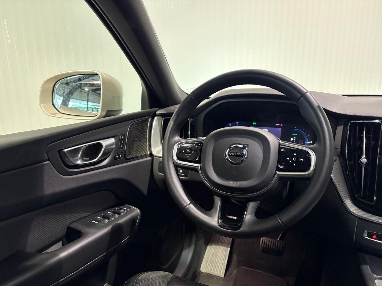 Volvo XC60 T6 Aut. LongRange Ultimate Bright ACC Leder Parkeercamera 350pk