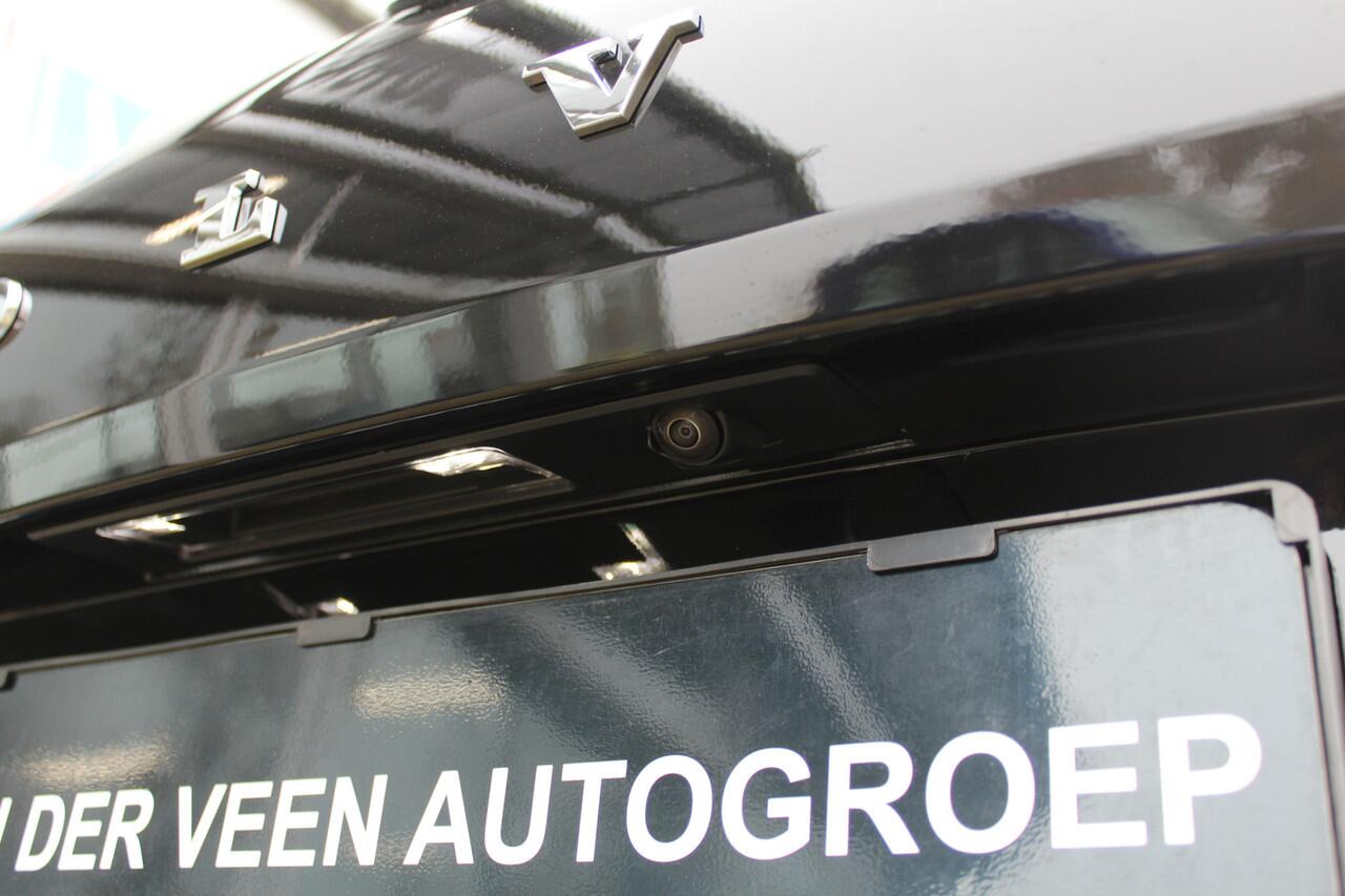 Volvo XC60 2.0 T6 Plug-in hybrid AWD Plus Dark | FACELIFT | Keyless entry/start | Achteruitrijcamera | Elektrische kofferbakklep | Memory stand stoelen | Adaptive cruise | Wegklapbare trekhaak | Apple CarPlay/Android Auto | Climate controle | Draadloze telefoonlader