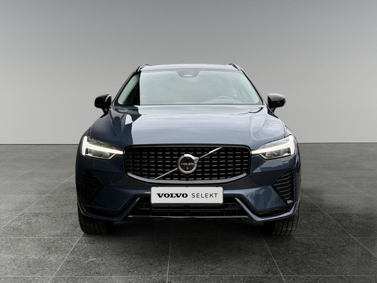 Volvo XC60 2.0 T6 Plug-in hybrid AWD Ultra Dark | Panoramadak | Extra getint glas | Head-up Display | 360 graden camera |