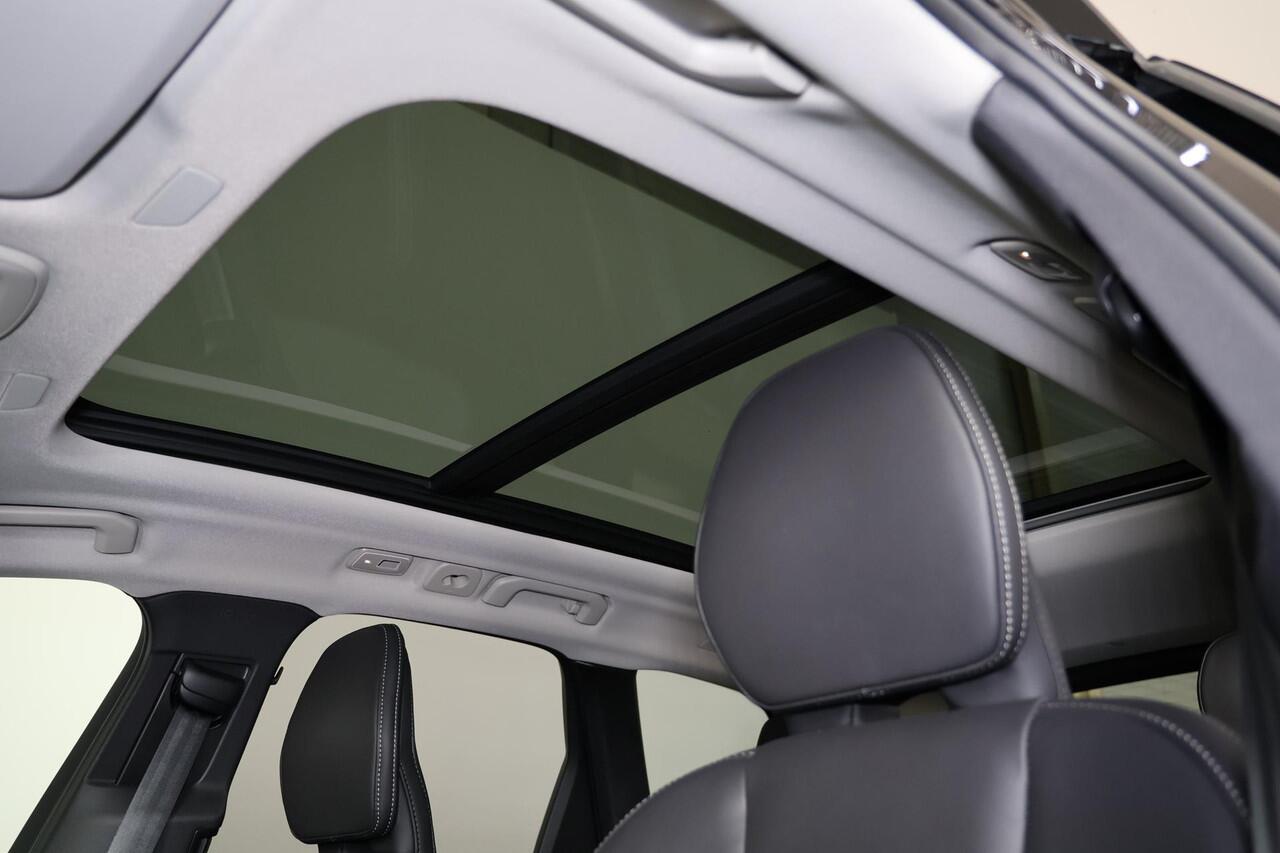 Volvo XC60 T8 Recharge AWD Ultra Dark - Panorama/schuifdak - IntelliSafe Assist & Surround - Massage&Ventilatie stoelen - 360º Camera - Harman/Kardon audio - Nappa leder - Adaptieve LED koplampen - Verwarmde voorstoelen, stuur & achterbank - Parkeersensoren voor & a
