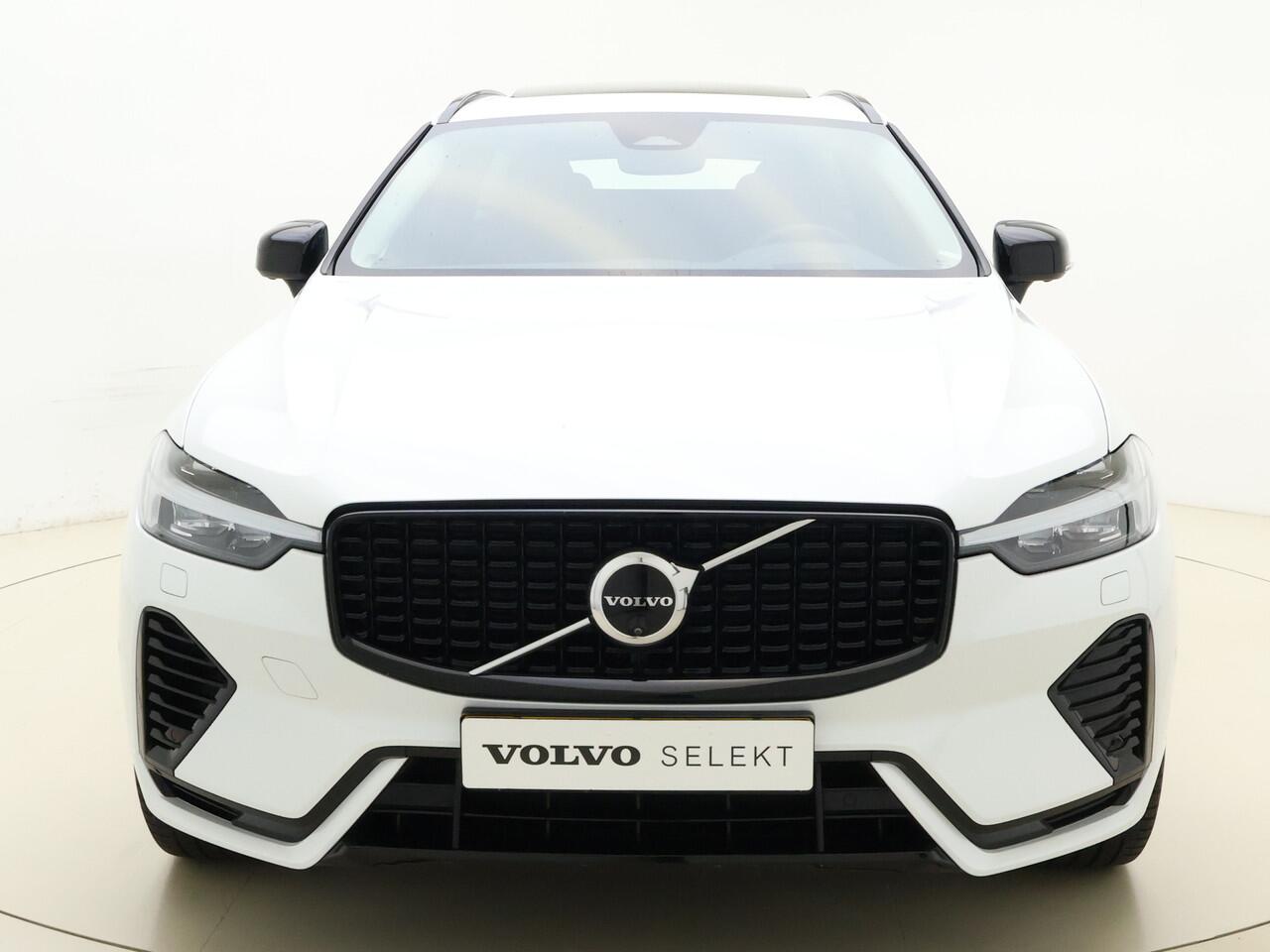 Volvo XC60 T6 Plug-in hybrid AWD Ultimate Dark / 20 '' Velgen / Head-up Display / Blis / Semi elektrisch trekhaak /