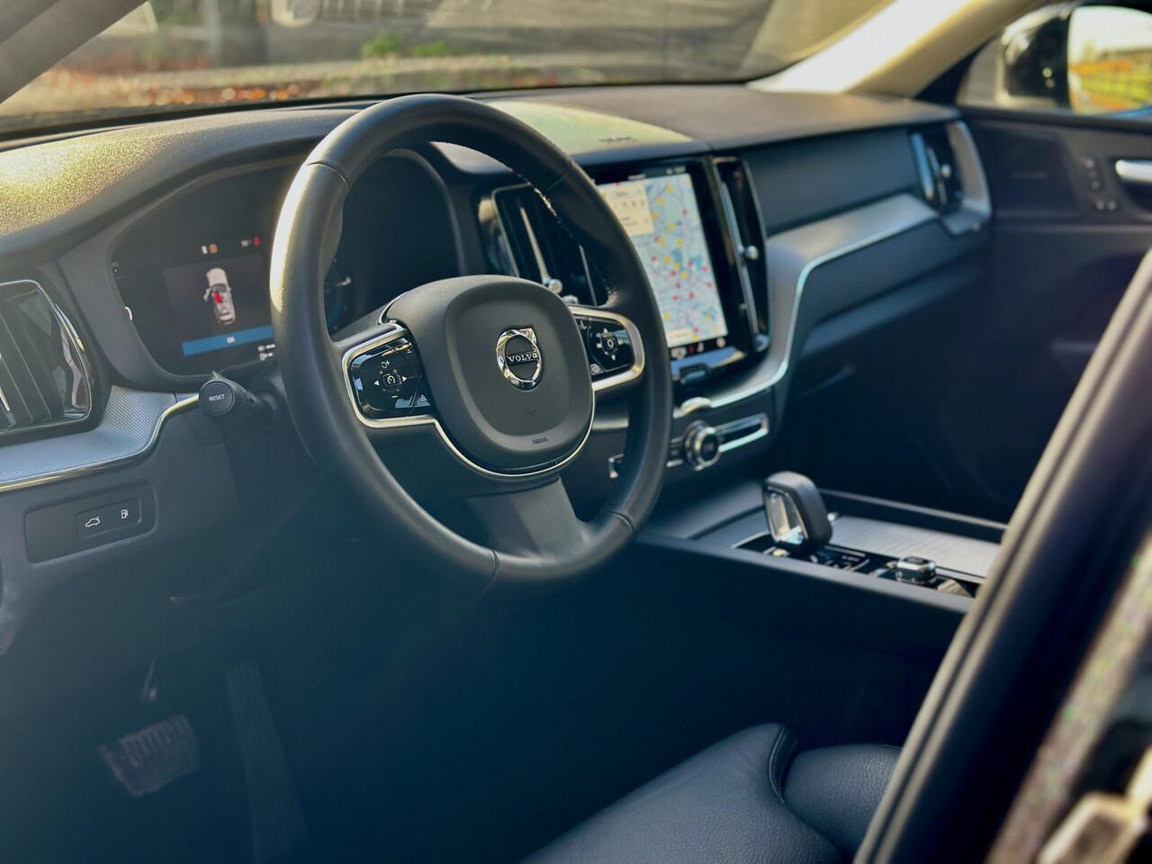 Volvo XC60 2.0 T8 hybrid AWD | Dark Label | Panodak | Luchtvering | Trekhaak | Autopilot | Adapt Cruise | Incl BTW