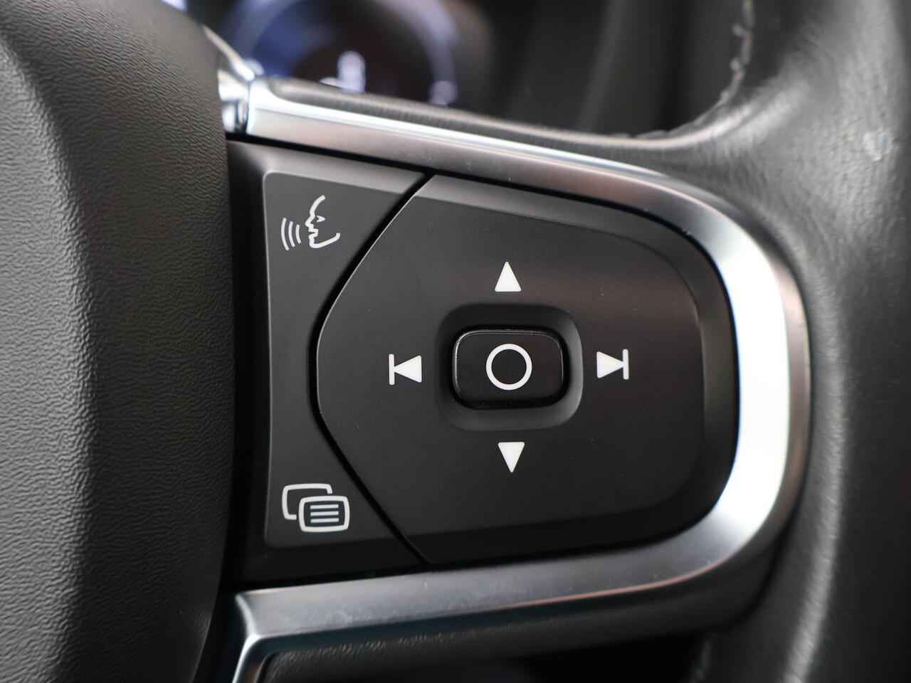 Volvo XC60 2.0 Recharge T6 AWD R-Design | SoH 100% | Schuif- kanteldak | Wegklapbare trekhaak | Harman Kardon HiFi | Lederen interieur | Keyless entry |