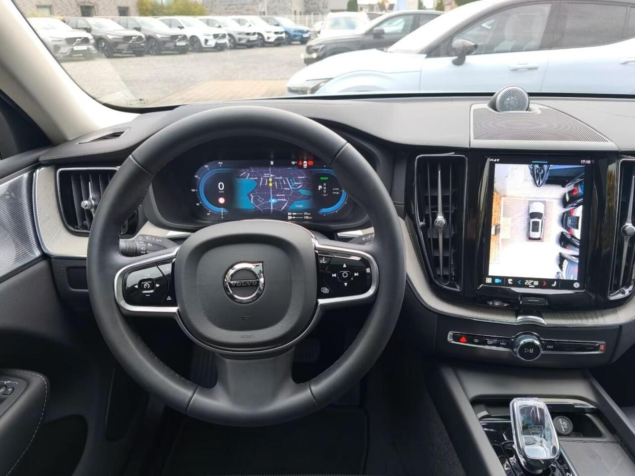 Volvo XC60 2.0 T8 Plug-in hybrid AWD Plus Dark (335kW/455PK) FULL OPTION ** 1e EIG - Ex VOLVO - ¤ 27.000,= onder NP ** ** INFORMEER OOK NAAR ONZE AANTREKKELIJKE FINANCIAL-LEASE TARIEVEN **