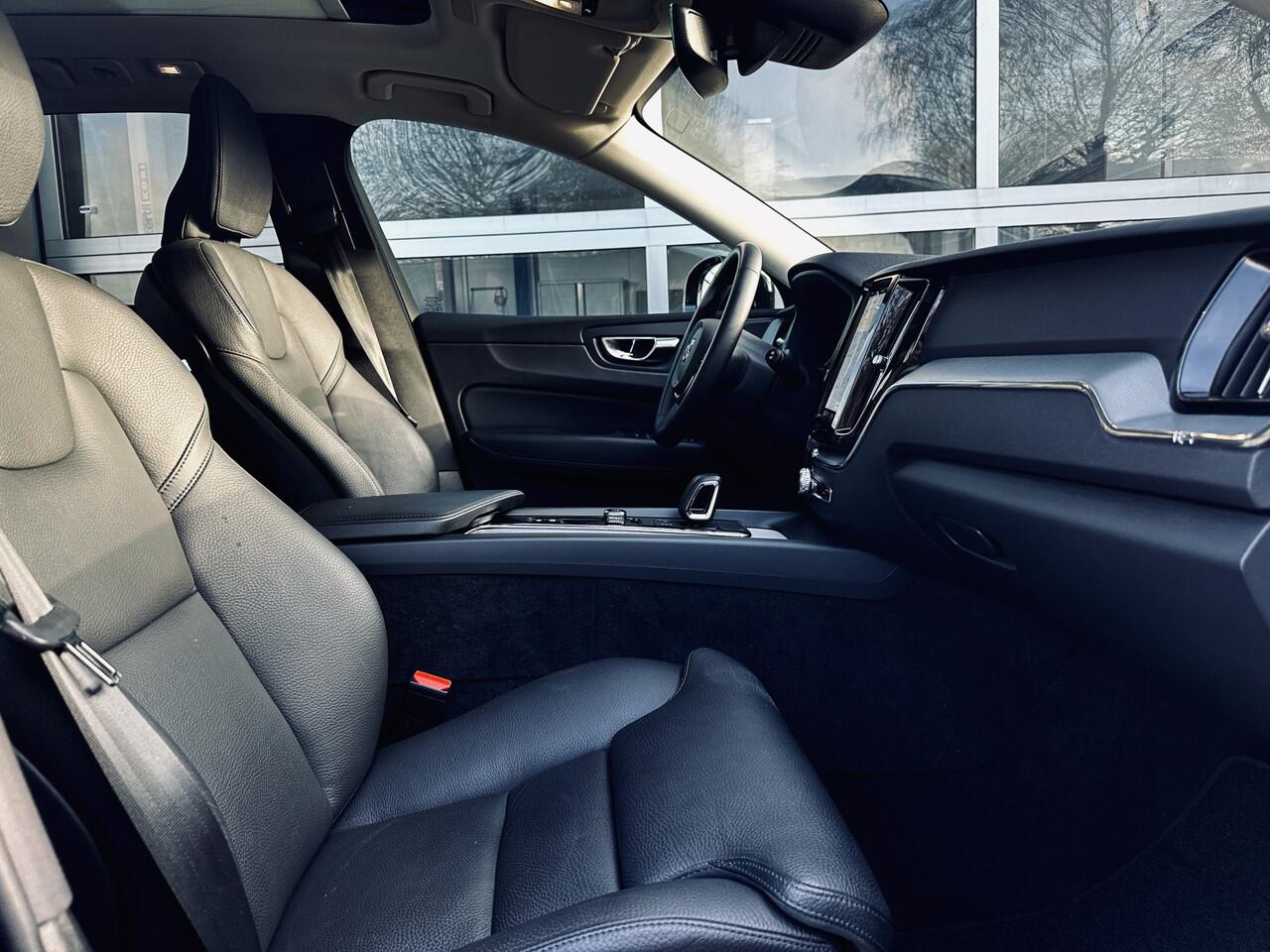 Volvo XC60 2.0 T8 hybrid AWD | Dark Label | Panodak | Luchtvering | Trekhaak | Autopilot | Adapt Cruise | Incl BTW