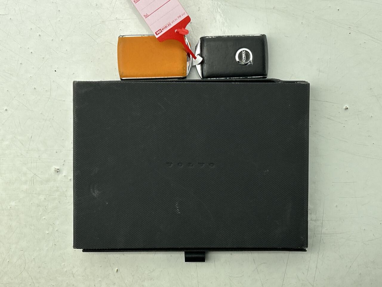 Volvo XC60 2.0 B5 AWD R-Design | Panormadak | Leder | Memory Seats | Harman Kardon | Trekhaak | Stoelverwarming