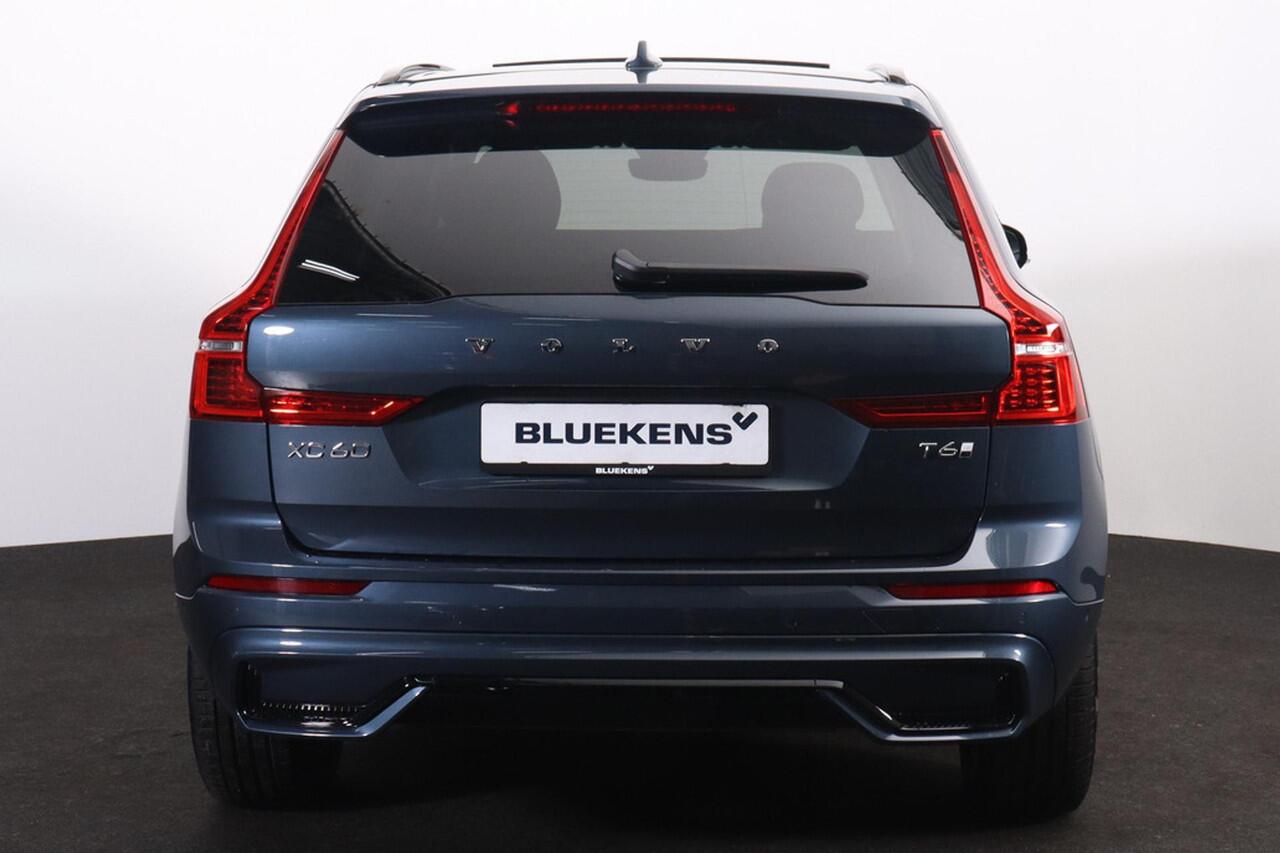 Volvo XC60 T6 Recharge AWD Plus Dark - Panorama/schuifdak - IntelliSafe Assist & Surround - 360º Camera - Harman/Kardon audio - Adaptieve LED koplampen - Verwarmde voorstoelen, stuur & achterbank - Parkeersensoren voor & achter - Elektr. bedienb. voorstoelen met geh