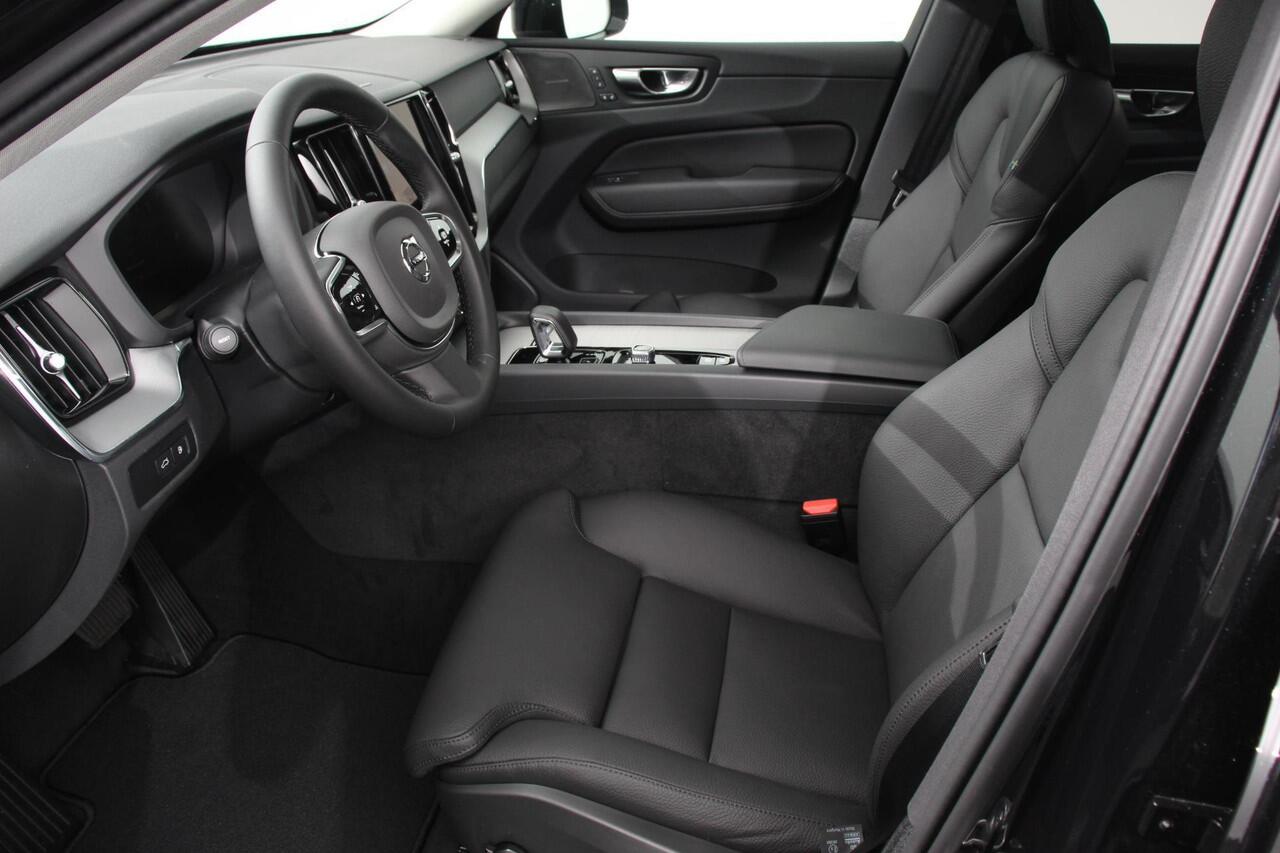 Volvo XC60 2.0 T6 Plug-in hybrid AWD Plus Dark Leder Navigatie Google Harman Kardon Panorama dak Lichtmetalen Velgen 19" Dab Stoelverwarming Camera Led