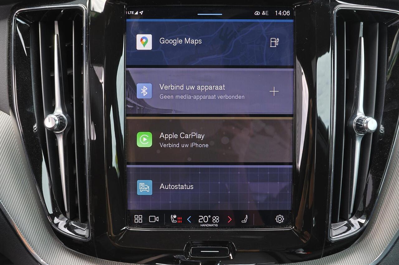 Volvo XC60 T6 Recharge AWD Plus Dark - Panorama/schuifdak - IntelliSafe Assist & Surround - 360º Camera - Harman/Kardon audio - Adaptieve LED koplampen - Verwarmde voorstoelen, stuur & achterbank - Parkeersensoren voor & achter - Elektr. bedienb. voorstoelen met geh