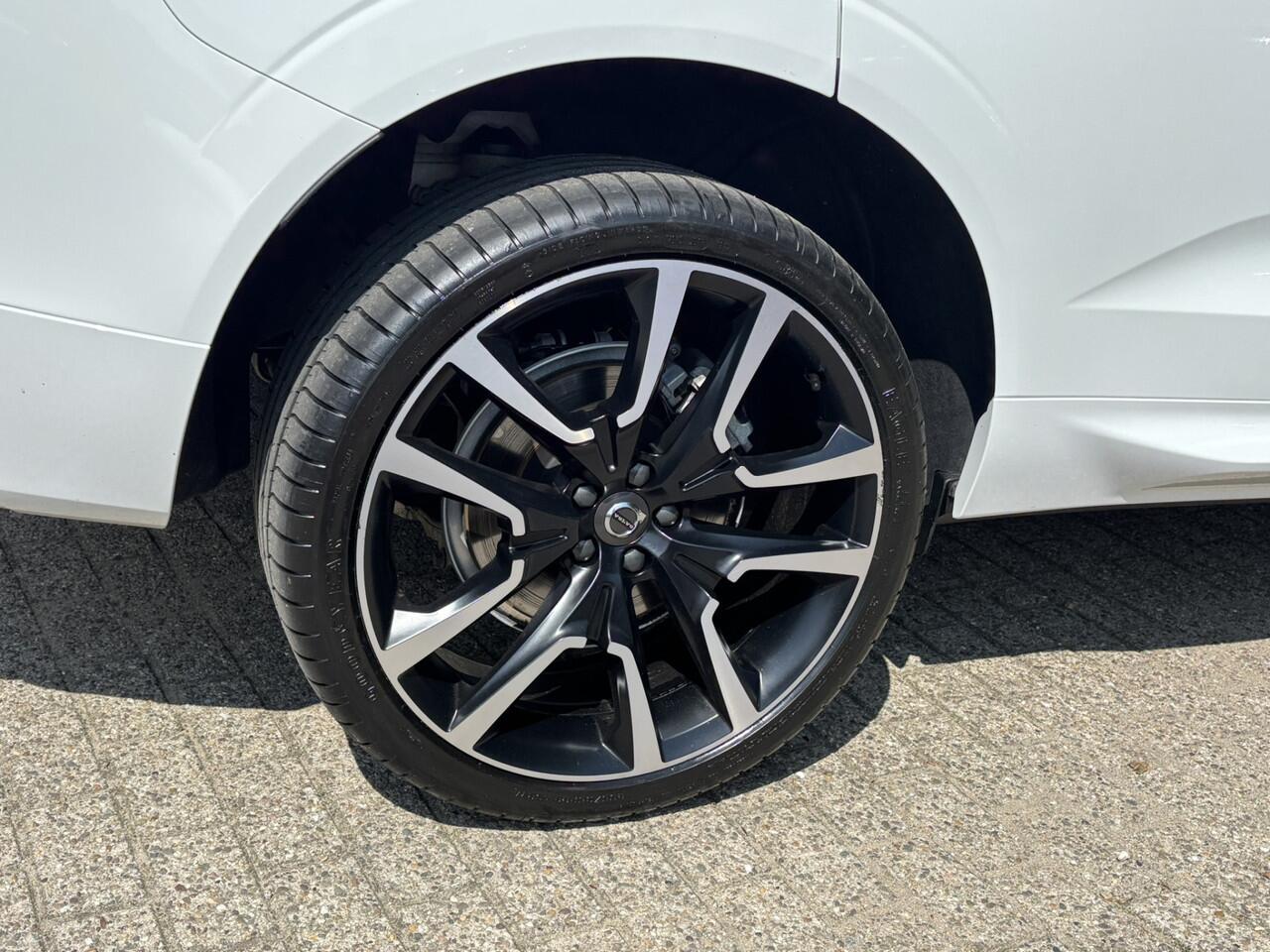 Volvo XC60 T8 AWD R-Design DAB Pano Keyless Pilot Assist