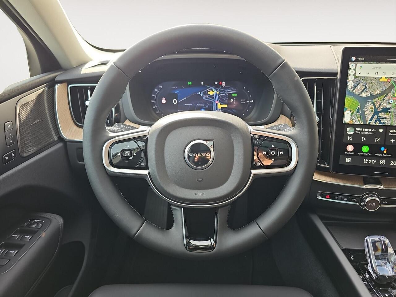 Volvo XC60 2.0 T6 Plug-in hybrid AWD Plus Dark | Panorama dak | Harman/Kardon | Head-up Display | 360 graden camera |