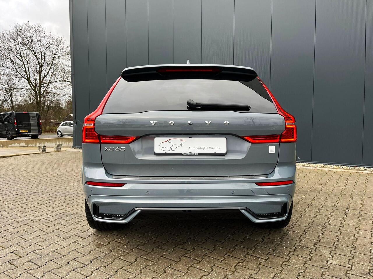 Volvo XC60 2.0 T8 AWD Polestar 405pk / B&W / 22 inch 2.0 T8 AWD Polestar Engineered