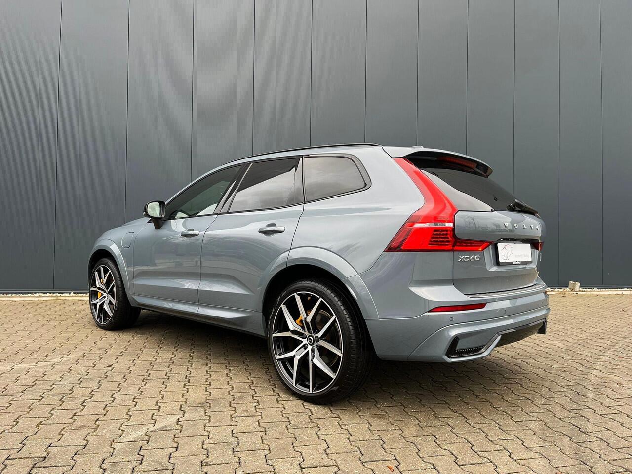 Volvo XC60 2.0 T8 AWD Polestar 405pk / B&W / 22 inch 2.0 T8 AWD Polestar Engineered