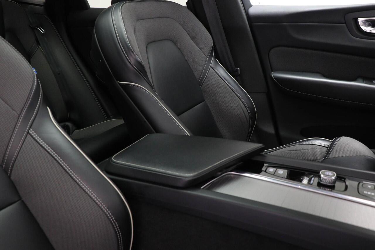 Volvo XC60 2.0 Recharge T6 AWD R-Design | PANORAMADAK | HEAD UP | 360 CAMERA | TREKHAAK | LIGHTNING / LOUNGE- PACK