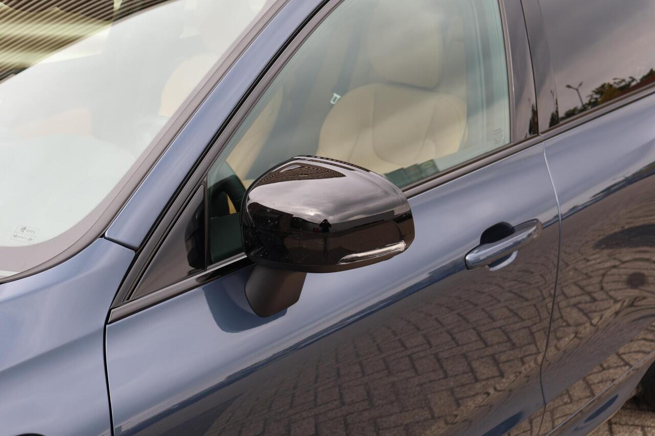 Volvo XC60 T6 Plug-in hybrid AWD Ultra Dark | Full option | Luchtvering | Bowers & Wilkins | Massage/ventilatie stoelen