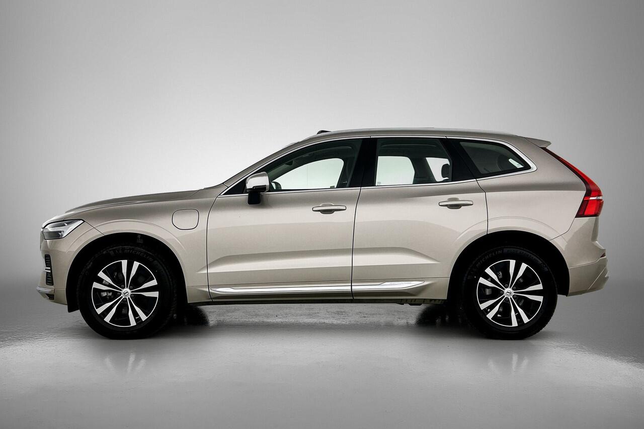 Volvo XC60 2.0 T6 Plug-in hybrid AWD Core Bright Pano, Carplay