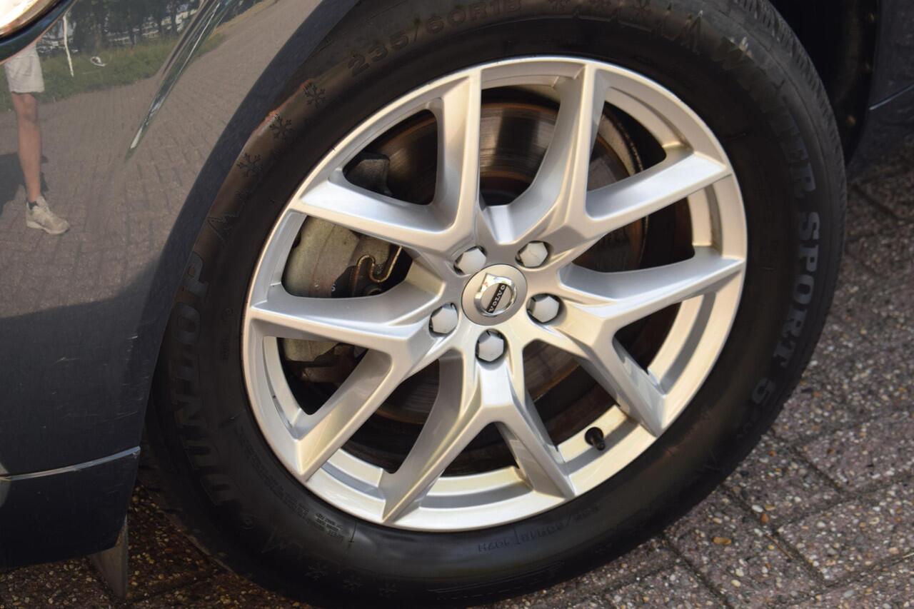 Volvo XC60 2.0 T8 AWD Mom Pro met Pano/Leer/Led/Stoelverwarmi