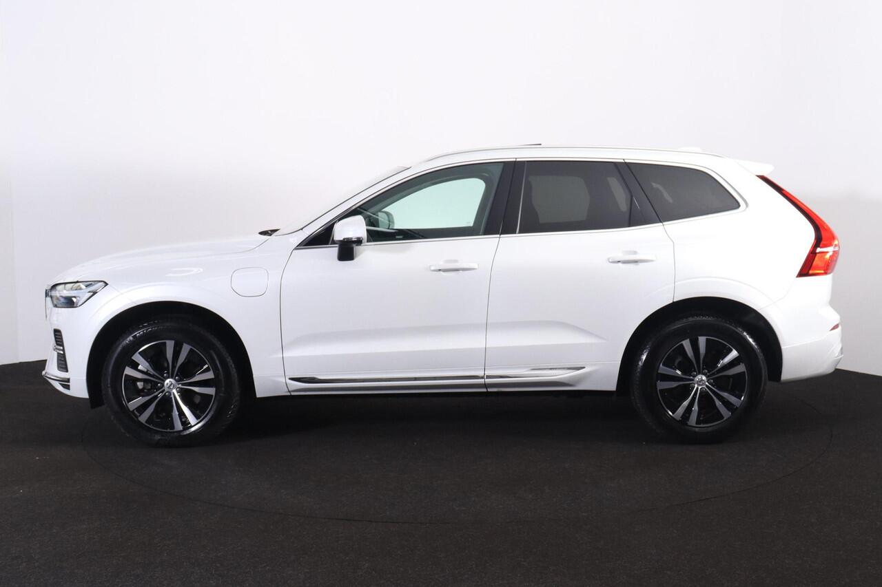 Volvo XC60 T6 Recharge AWD Core Bright - LONG RANGE - Panorama/schuifdak - IntelliSafe Assist & Surround - Adaptieve LED koplampen - Parkeercamera achter - Verwarmde voorstoelen, stuur & achterbank - Draadloze tel. lader - Standkachel - Extra getint glas - 18' LMV