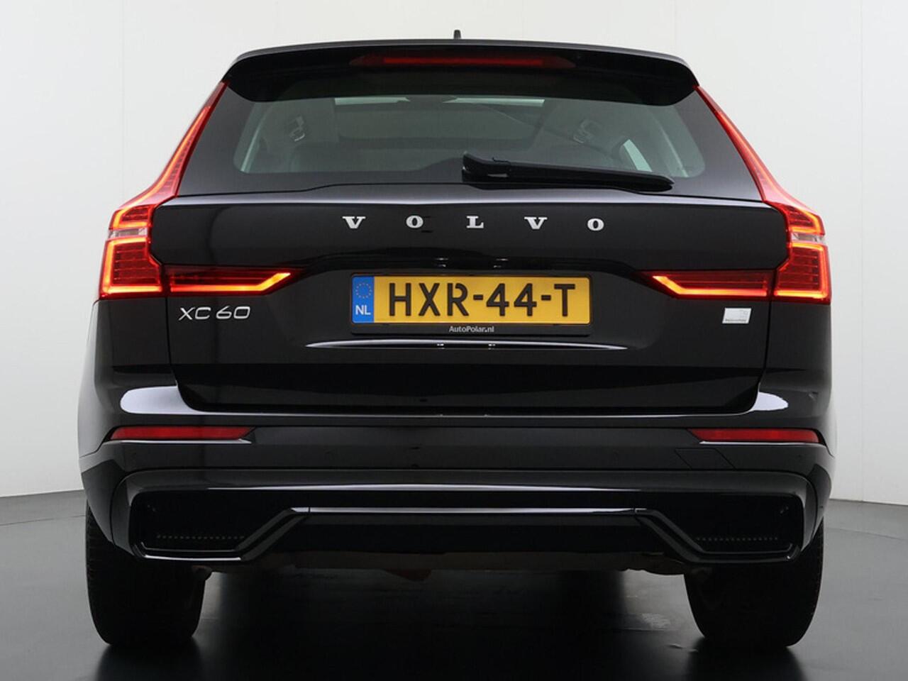 Volvo XC60 2.0 T6 Plug-in hybrid AWD Plus Dark R-Design Trekhaak/Panodak/Camera etc.
