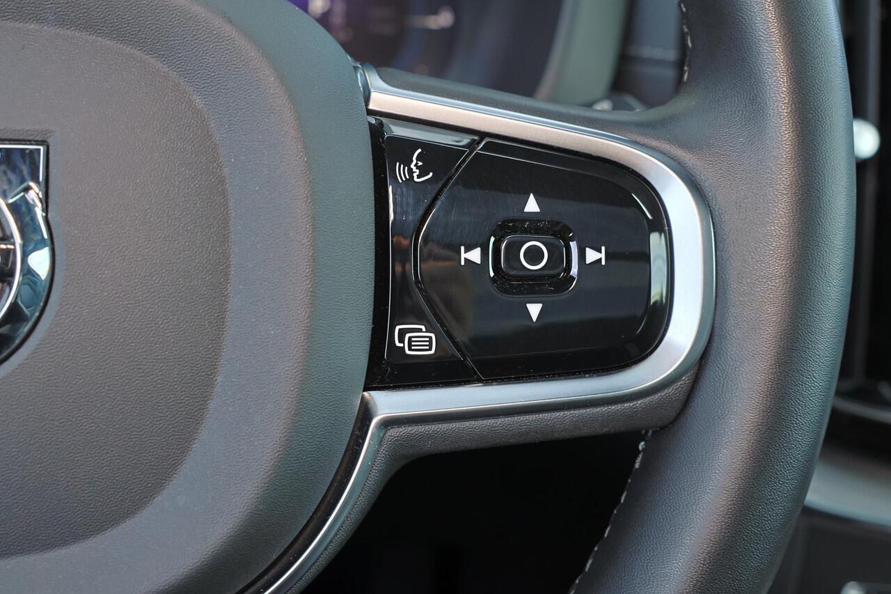 Volvo XC60 T8 Recharge AWD Polestar Engineered - Panorama/schuifdak - IntelliSafe Assist & Surround - 360º Camera - Harman/Kardon audio - Adaptieve LED koplampen - Verwarmde voorstoelen, stuur & achterbank - Parkeersensoren voor & achter - Elektr. bedienb. voorstoel