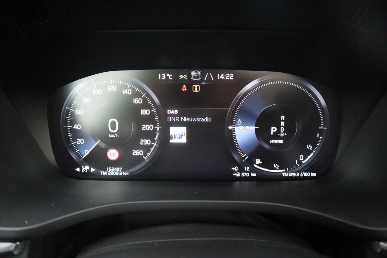 Volvo XC60 2.0 Recharge T6 AWD R-Design Panorama dak / Head-Up / Harman Kardon / 360 camera / Adaptieve cruise /