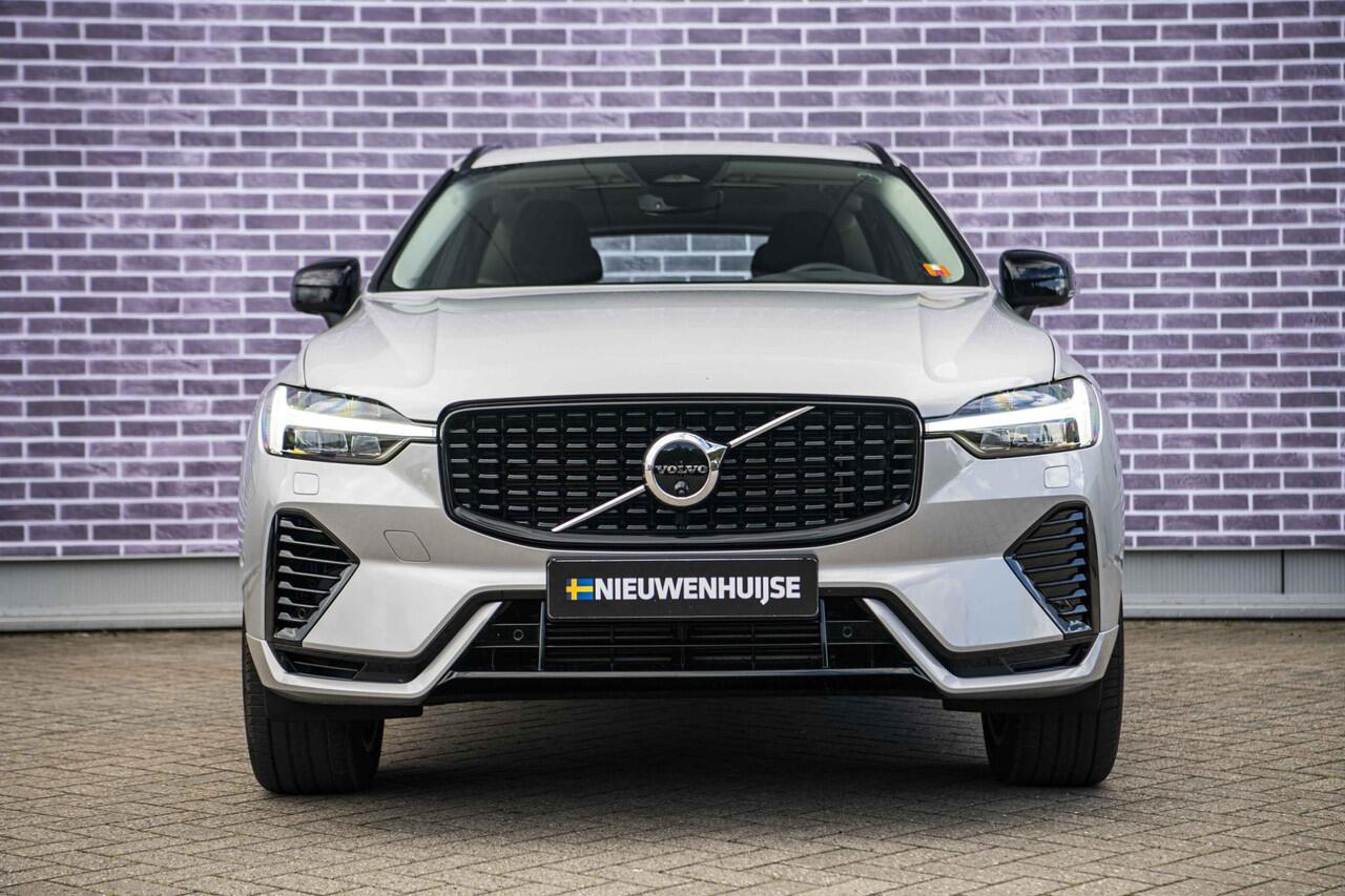 Volvo XC60 2.0 T6 Plug-in hybrid AWD Ultra Dark | Trekhaak | 360 Camera | Panoramadak | Adaptieve Cruise Control | Dode Hoek Detectie |