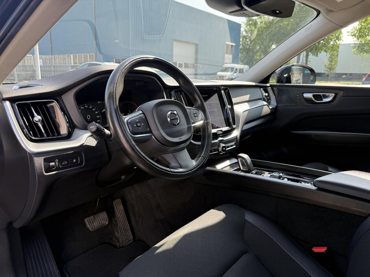 Volvo XC60 2.0 plug-in T6 AWD R-Design Trekhaak l CarPlay l Pano