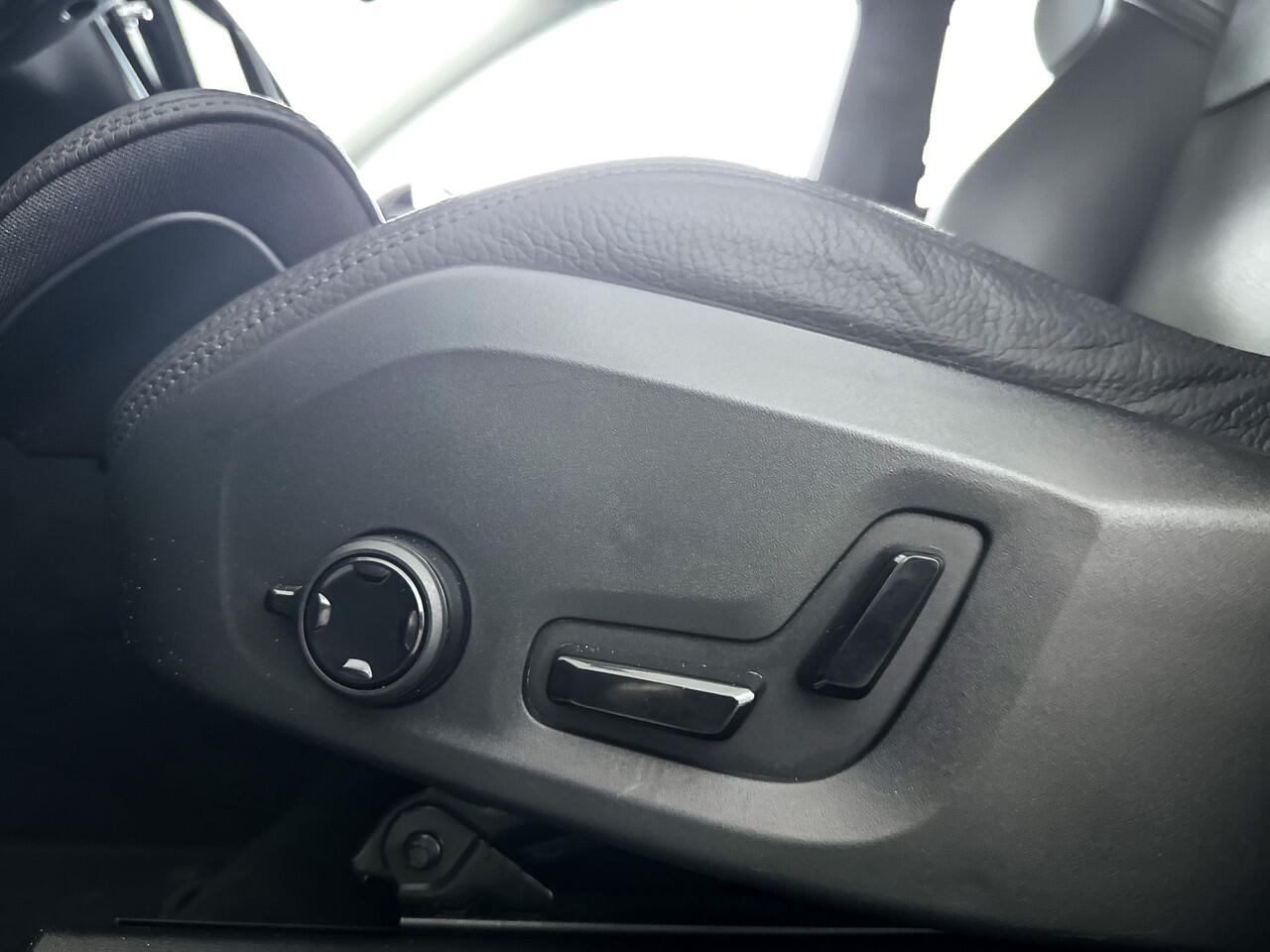 Volvo XC60 B5 AWD Business Pro | Parkeercamera | Stoel- en Stuurverwarming | Trekhaak