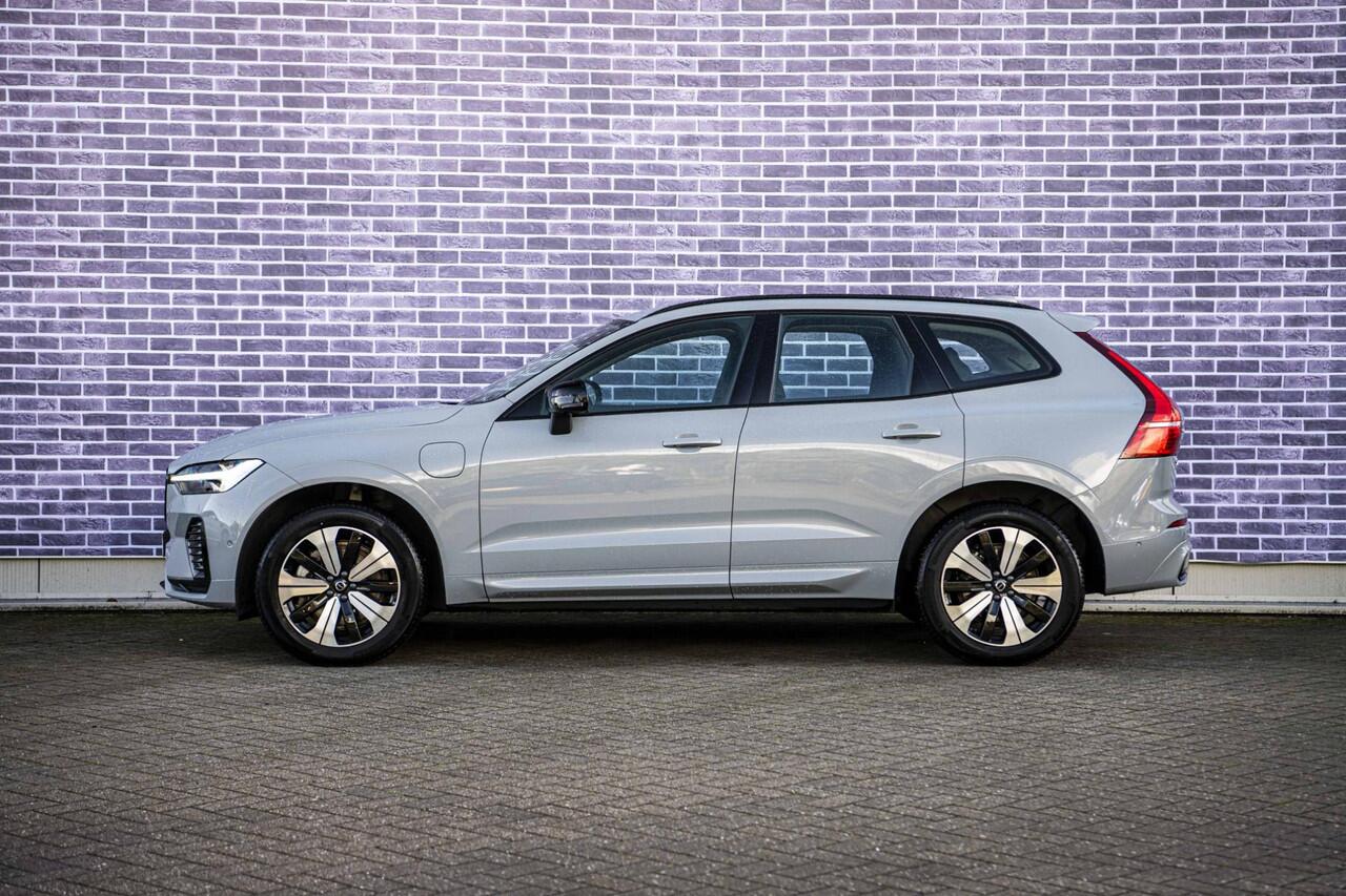 Volvo XC60 2.0 T6 Plug-in hybrid AWD Plus Dark | Trekhaak | Schuif/kanteldak | Rondomzicht camera | Dodehoek assistent | Stoel/Stuur verwarming |