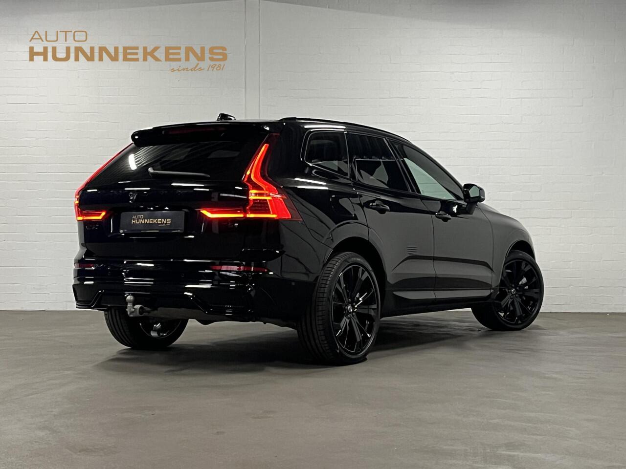 Volvo XC60 2.0 T6 Plug-in hybrid Black Edition | Open dak | Trekhaak | Long range | Adapt. Cruise control | Harman/Kardon |