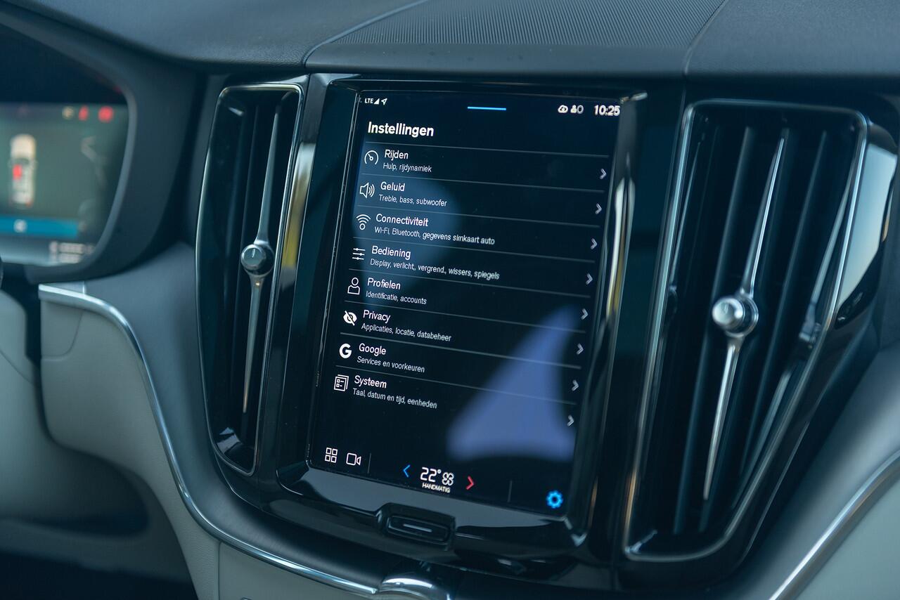 Volvo XC60 T6 Aut. Long Range Inscription Leder Panoramadak 350pk