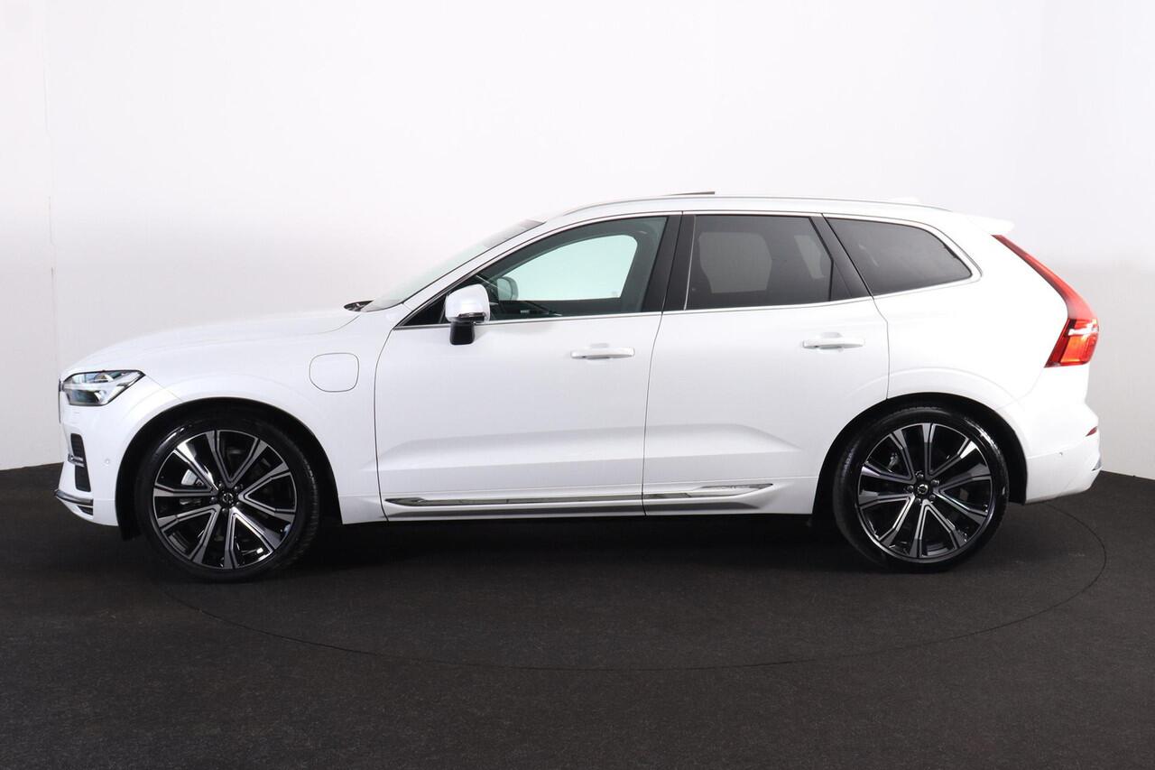 Volvo XC60 T8 Recharge AWD Plus Bright - Luchtvering - Panorama/schuifdak - IntelliSafe Assist & Surround - 360º Camera - Harman/Kardon audio - Adaptieve LED koplampen - Verwarmde voorstoelen, stuur & achterbank - Parkeersensoren voor & achter - Elektr. bedienb. voo