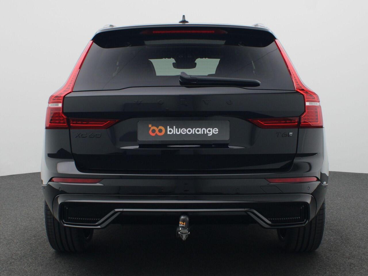 Volvo XC60 2.0 T6 Plug-in hybrid AWD Plus Black Edition 350PK Panoramadak, trekhaak, alarm, leder, elektrische achterklep, 21" lichtmetaal, dodehoekdetectie