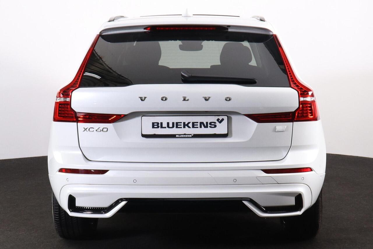 Volvo XC60 T8 Recharge AWD Ultimate Dark - Panorama/schuifdak - IntelliSafe Assist & Surround - 360º Camera - Adaptieve LED koplampen - Verwarmde voorstoelen, stuur & achterbank - Parkeersensoren voor & achter - Elektr. bedienb. voorstoelen met geheugen - Head up di