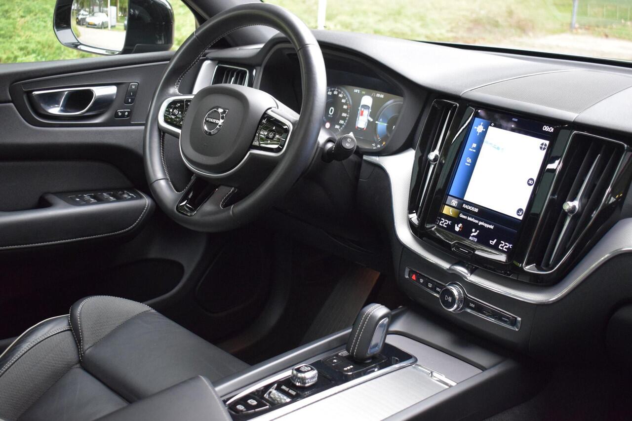 Volvo XC60 2.0 Recharge T6 AWD R-Design met Pano/Camera/Leder