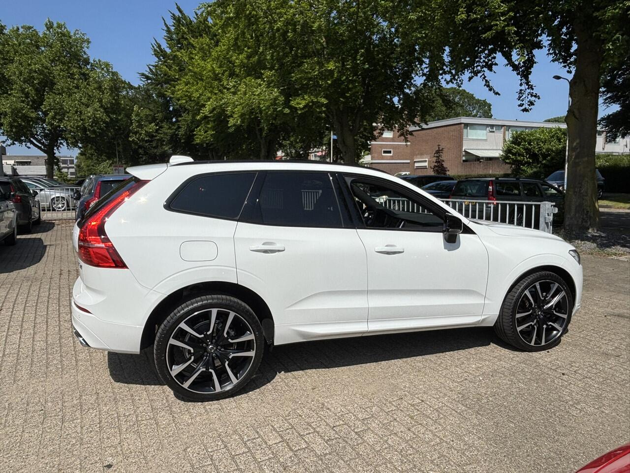 Volvo XC60 T8 AWD R-Design DAB Pano Keyless Pilot Assist