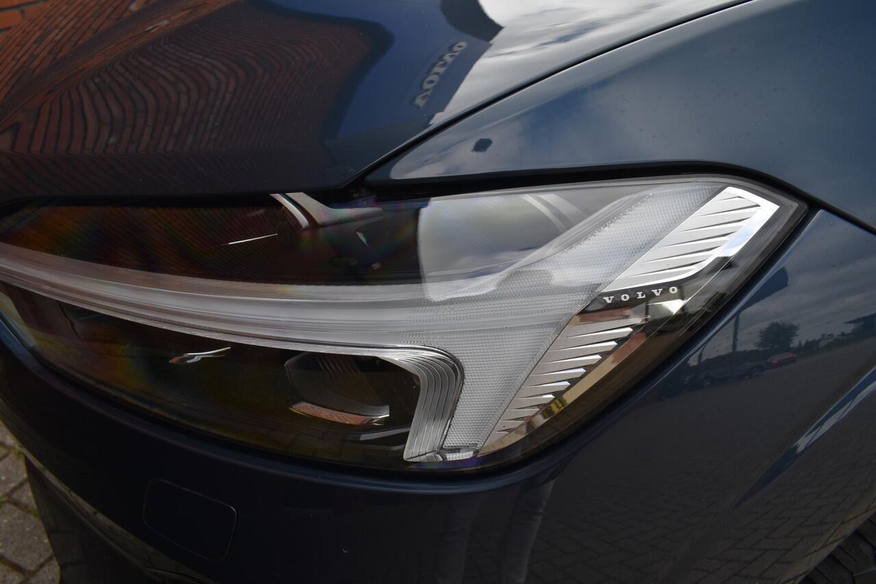 Volvo XC60 T6 350PK Plug-in hybrid AWD Plus Dark | Trekhaak | 360 Camera | Lighting |